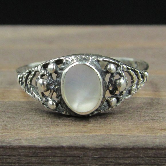 Jewelry - Size 6.25 Sterling Silver Braided White Shell Band